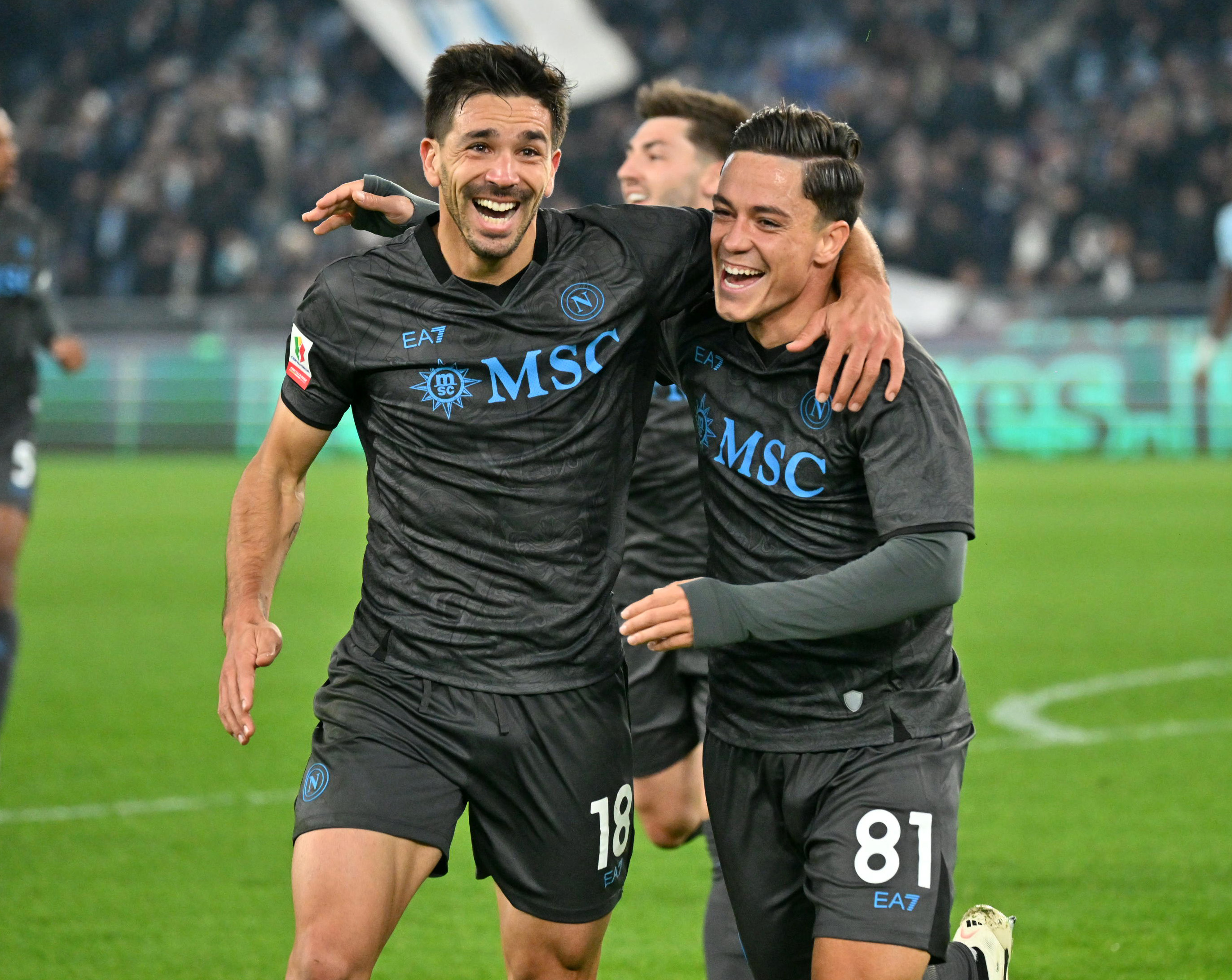 意大利足球队在友谊赛中展现实力