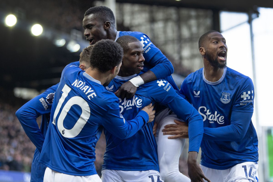 关于伯恩茅斯客场大胜埃弗顿，积分榜第六的信息