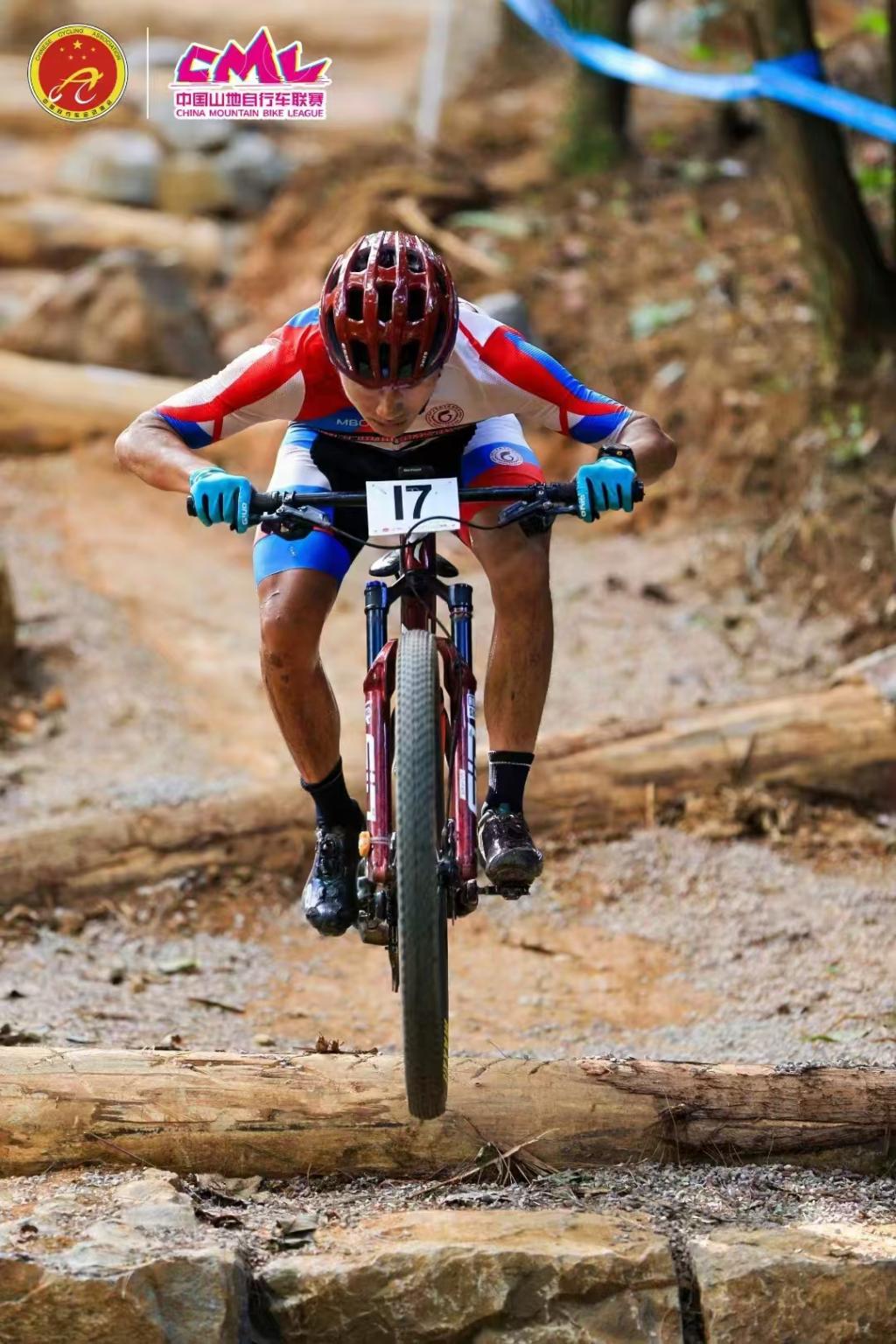 开云体育官网-荷兰代表团在自行车比赛中取得佳绩