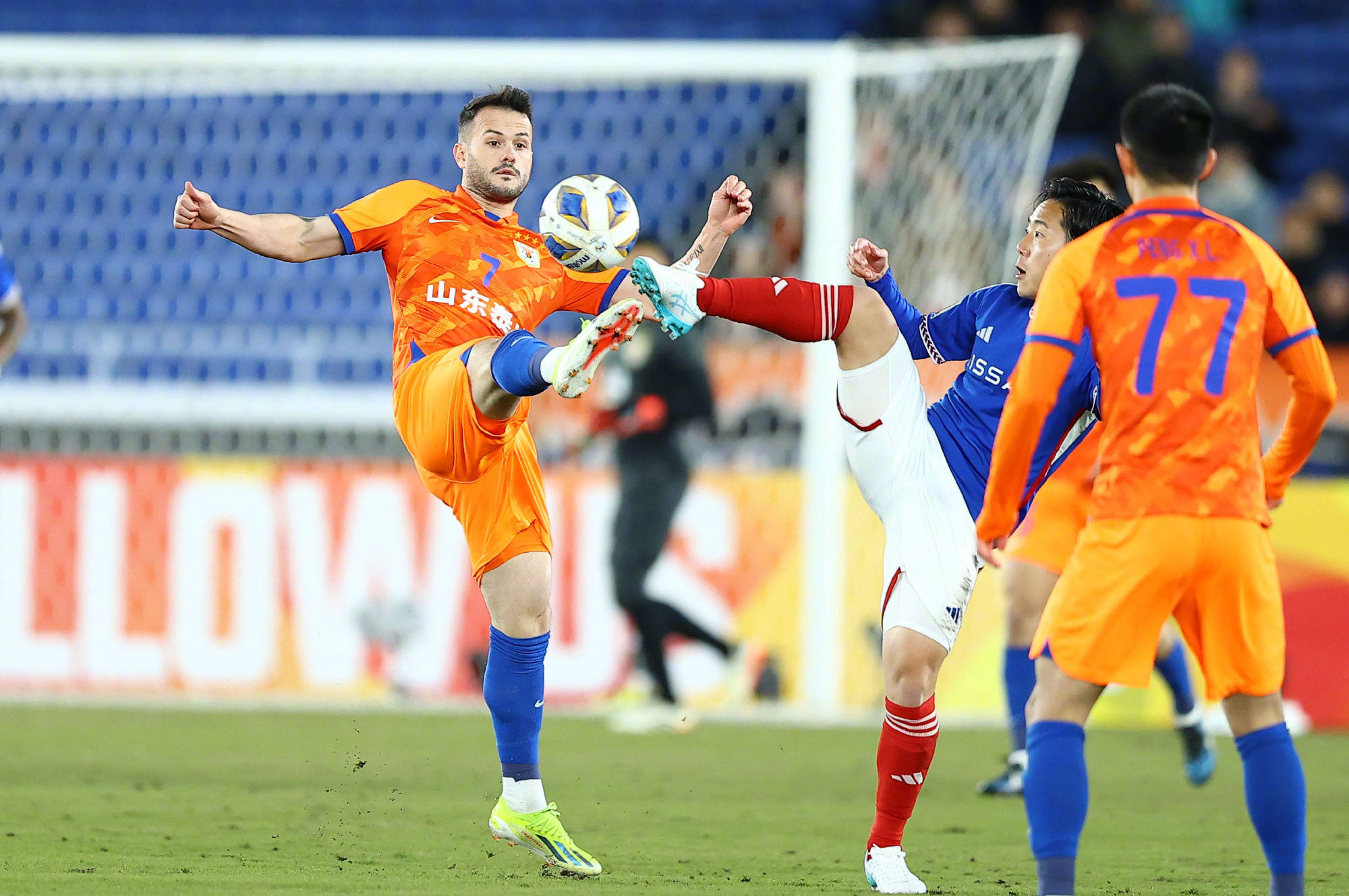 包含大连足球一再遭遇挫折，亚冠出局成定局的词条