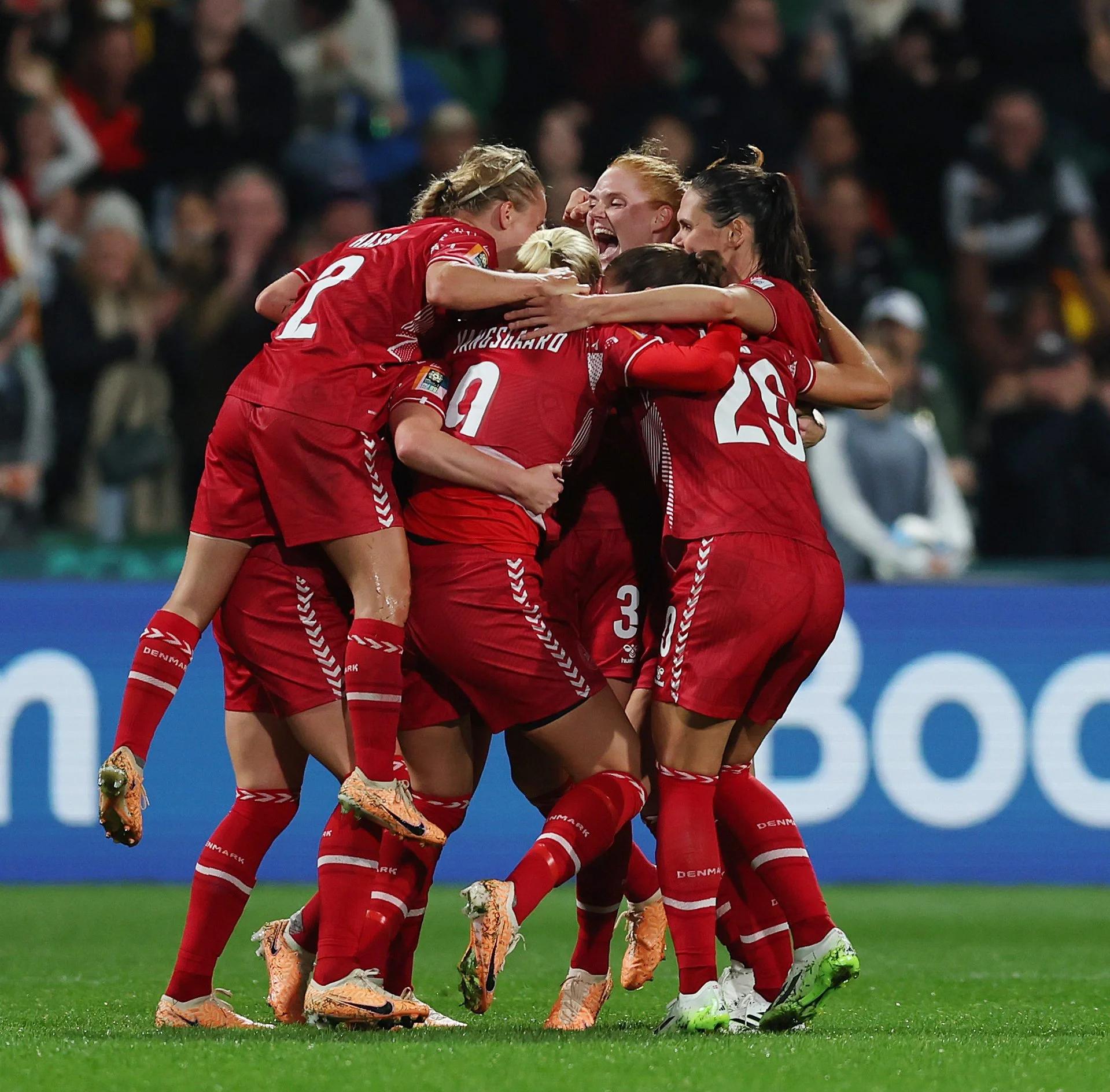 开云下载-包含强劲对手：女足比赛场上对手不可小觑的词条