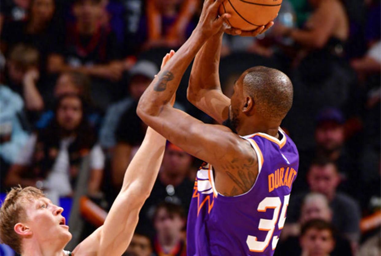 太阳队豪取三连胜！战胜马刺队保持势头