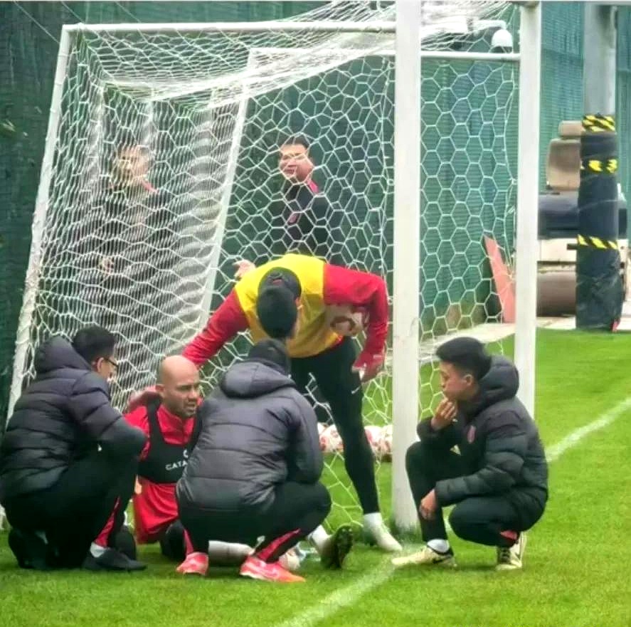 开云体育app-赛场上球员们的脚下功夫令人折服