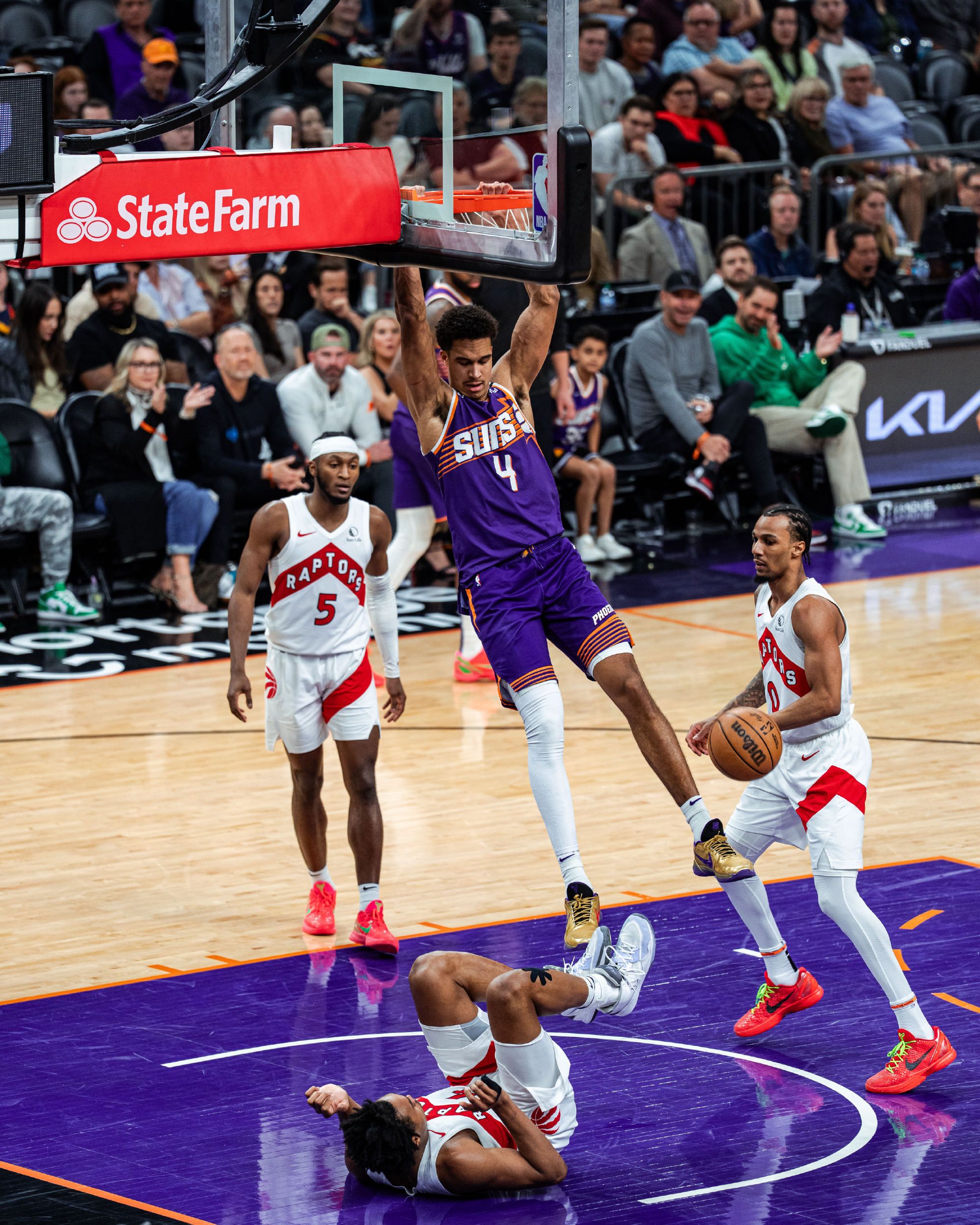 猛龙主场击败热火，取得关键胜利