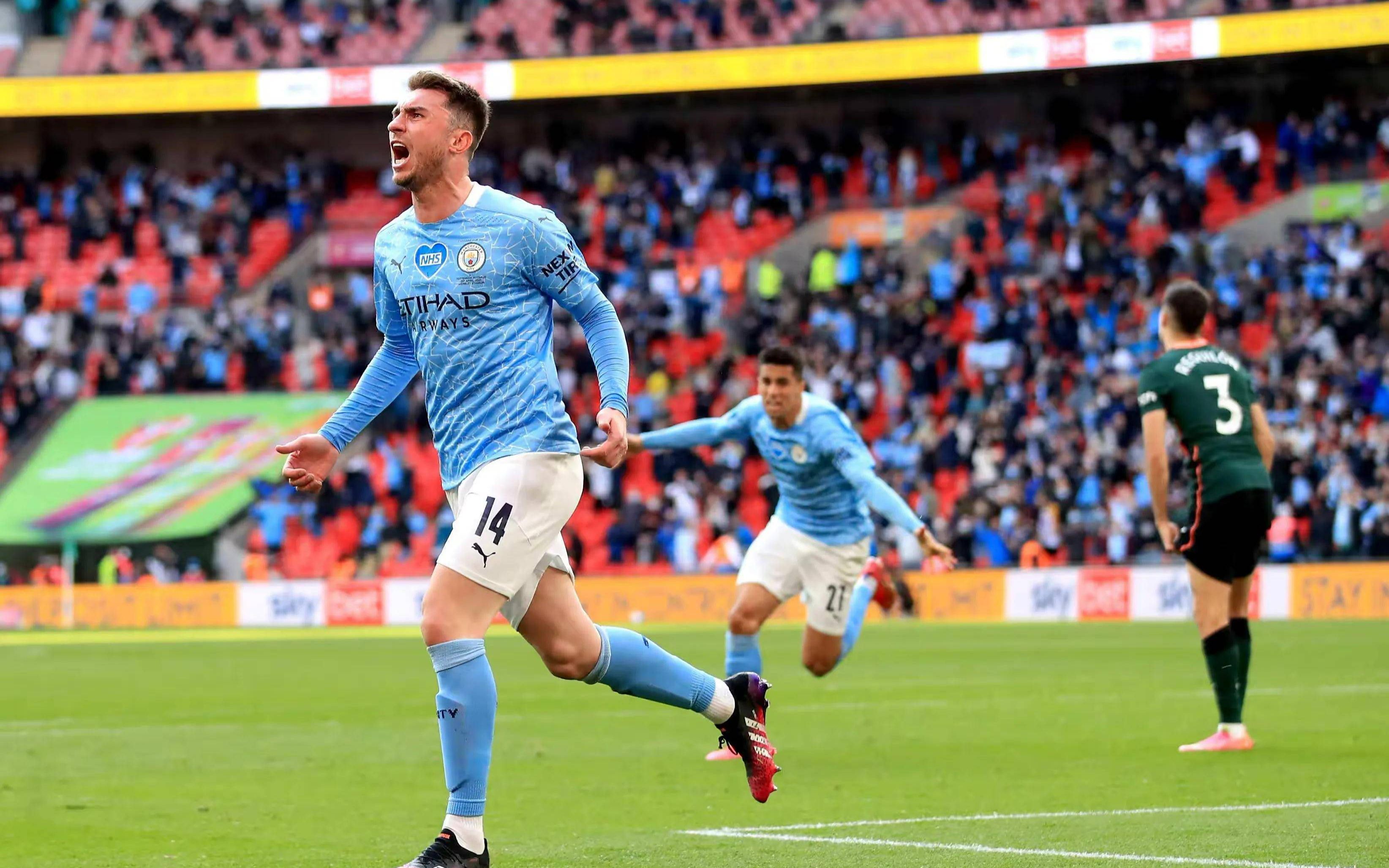 开云体育-意大利足球联赛战况激烈，各队争胜为冠