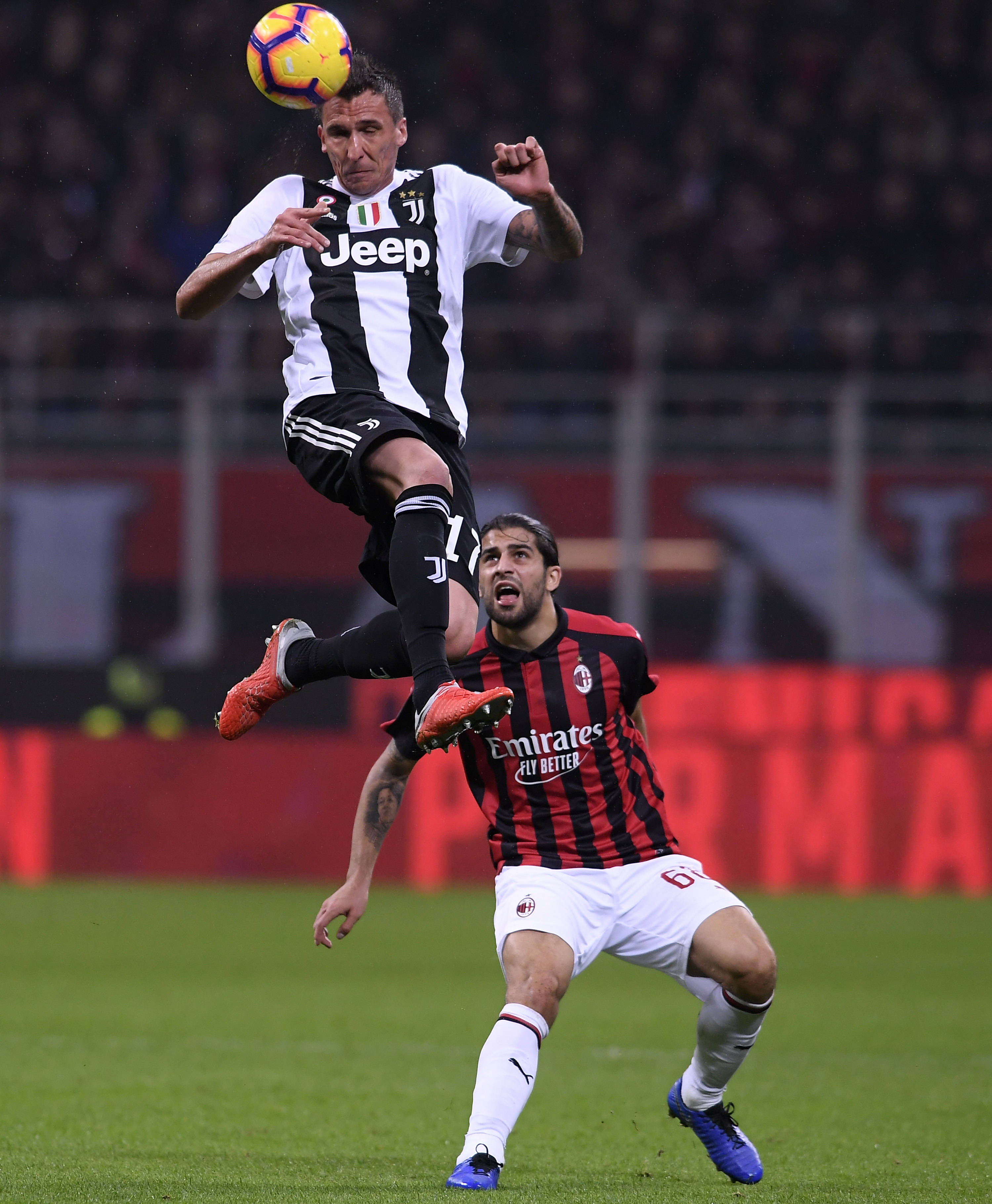 开云平台-AC米兰主场惊险险胜对手，保持领先