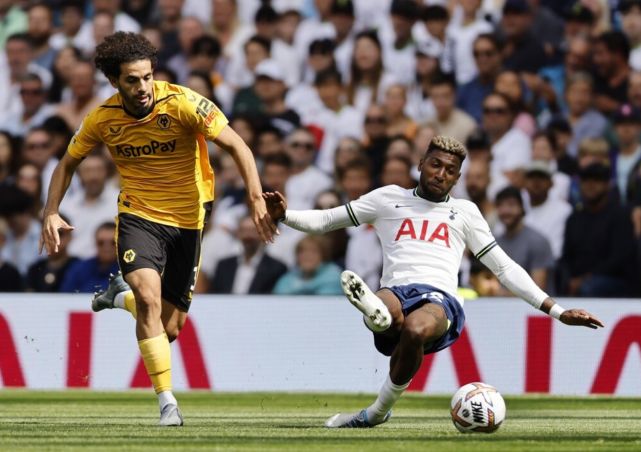 开云体育入口-热刺遗憾落败，绅士输掉足球场里