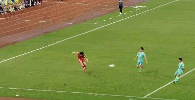 独特战术打破僵局,夺得比赛胜利 独特战术打破僵局,夺得比赛胜利