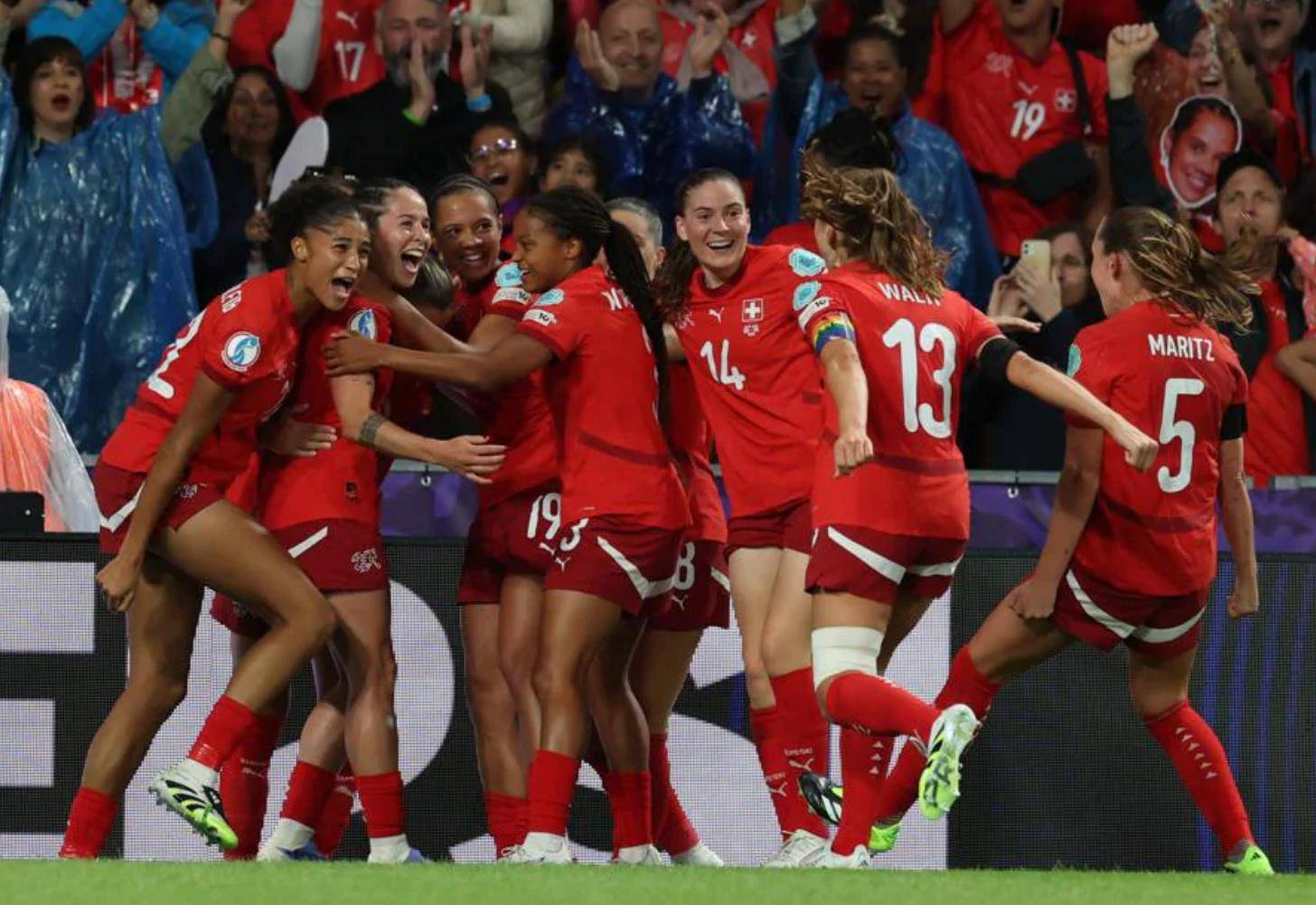 芬兰队迎战瑞士，晋级希望存疑