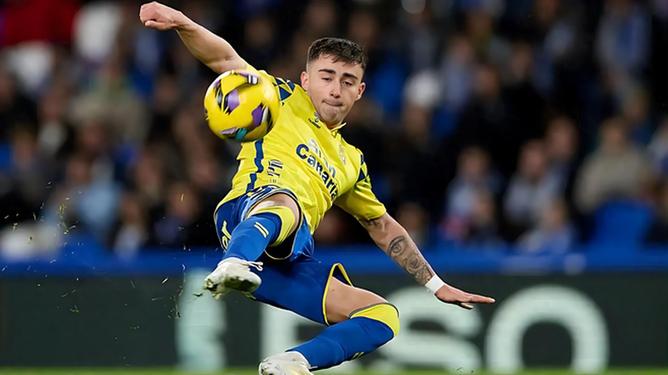 比利亚雷亚尔射手完成帽子戏法的简单介绍