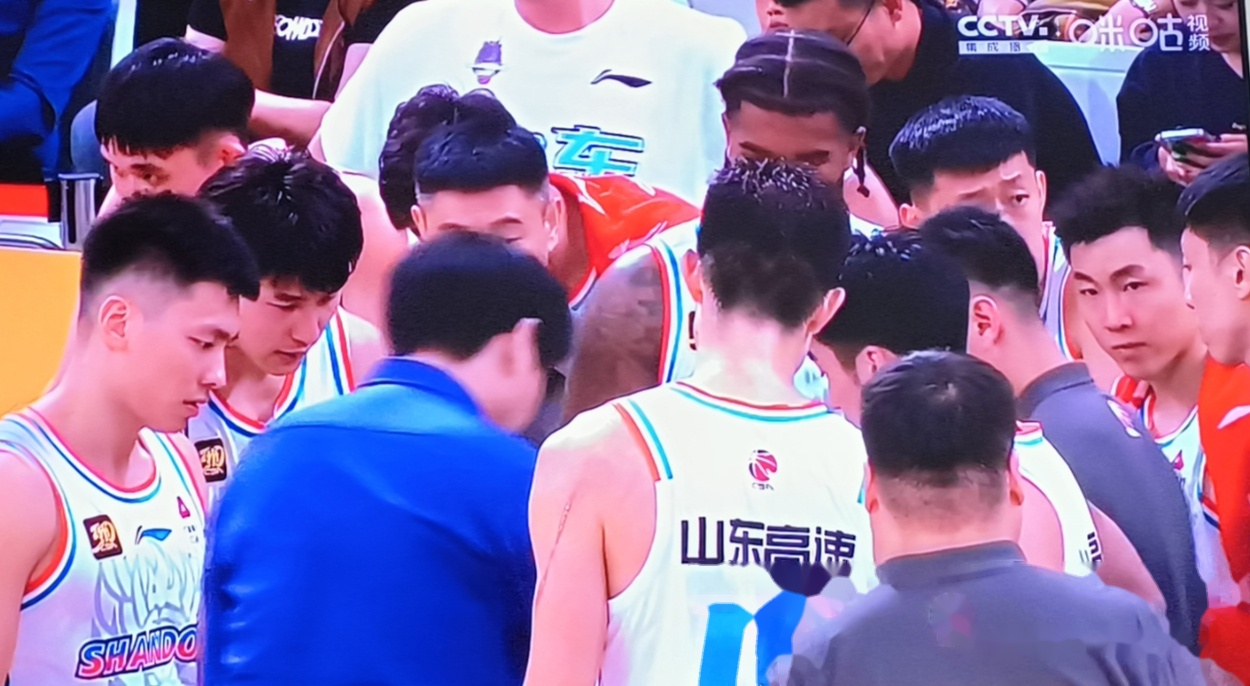 山东队遭遇连败!客场不敌北京队 山东队遭遇连败!客场不敌北京队