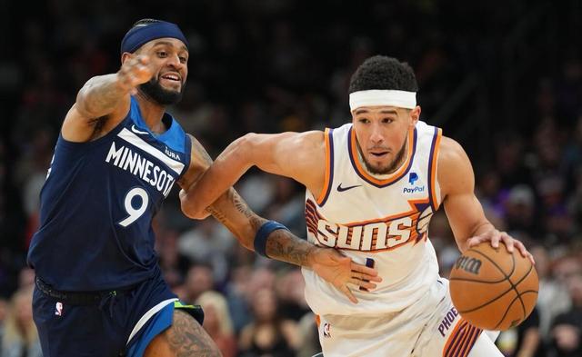 关于守门员高接低挡，关键时刻稳住局面的信息