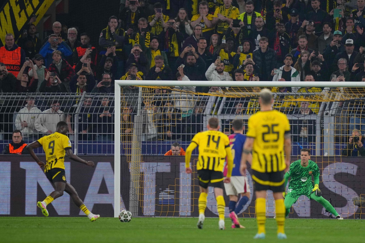 开云体育下载-霍芬海姆主场战胜强敌，积分榜名次攀升