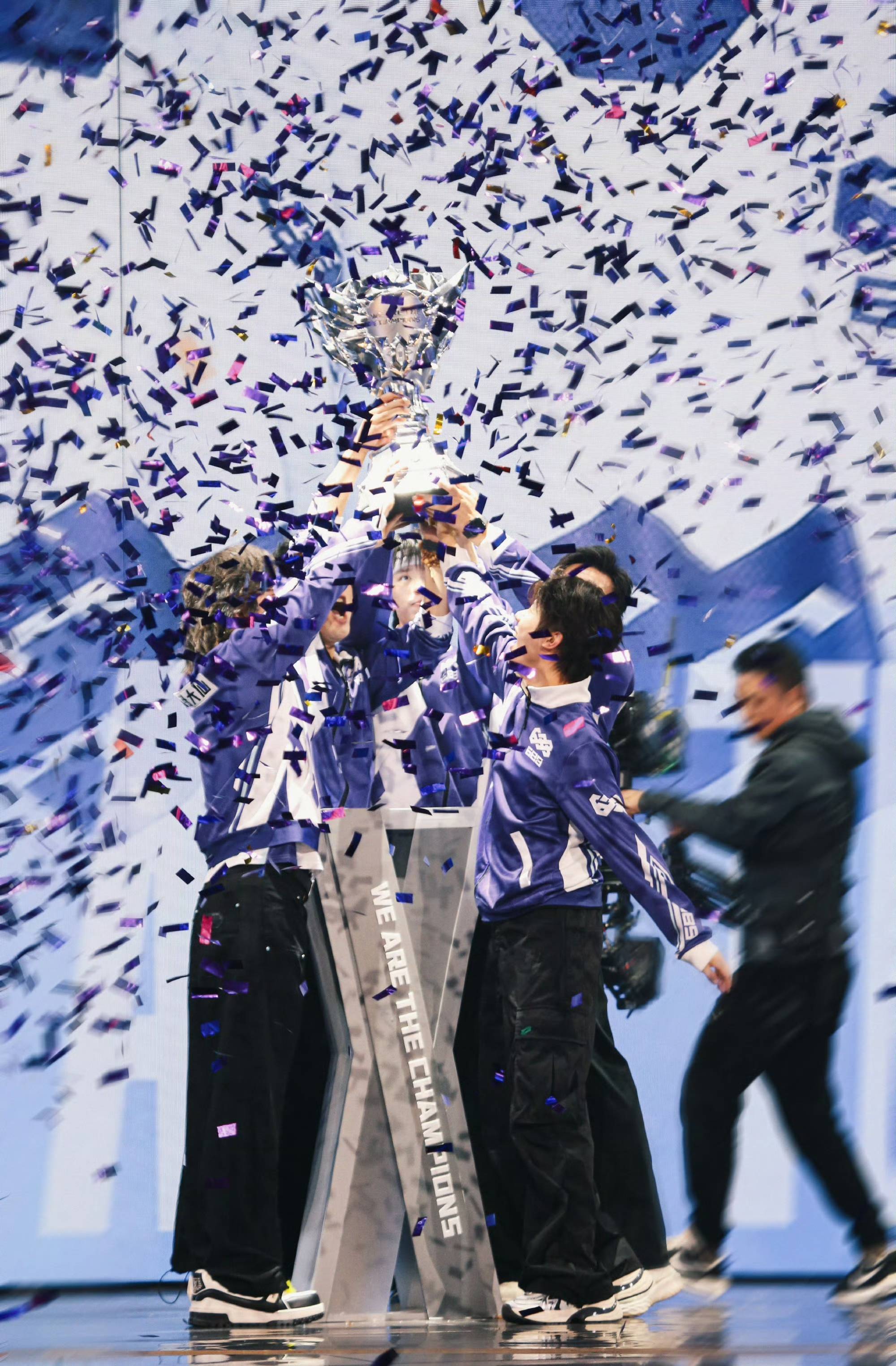 开云体育-联盟最佳阵容发布，球队得奖球员光荣登场，期待再创佳绩