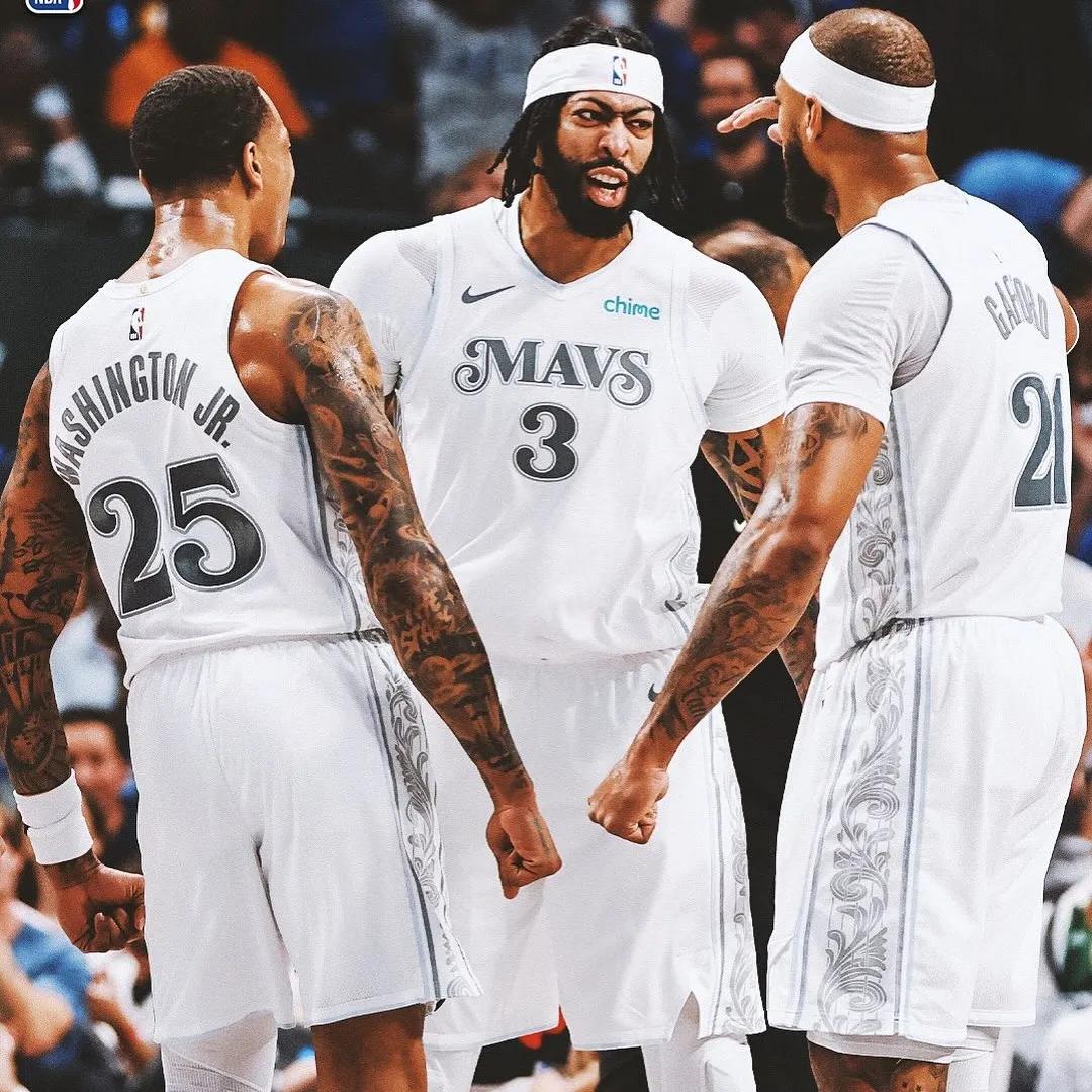 开云体育登录-戴维斯复苏之日，湖人对阵篮网，C位之战无十恶八恶