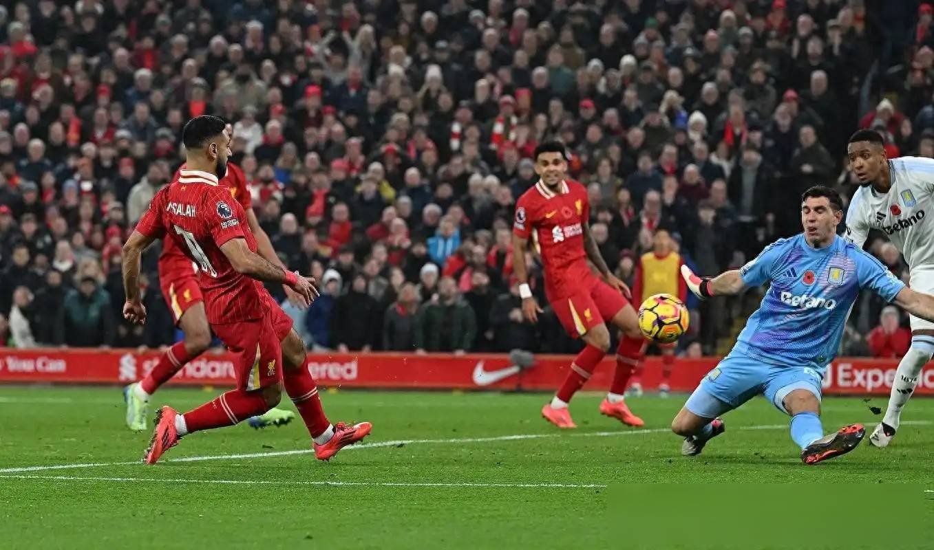 开云体育官方网站-意甲豪强罗马遭遇波折，晋级形势严峻