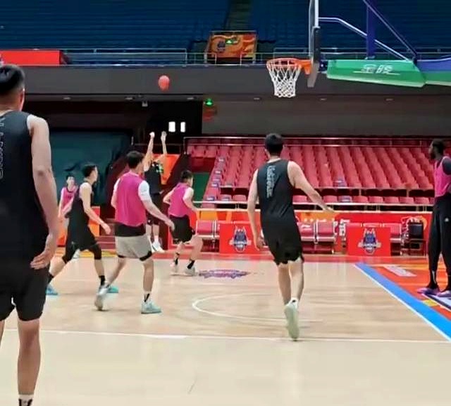 湖北男篮主场有利，球队积极备战