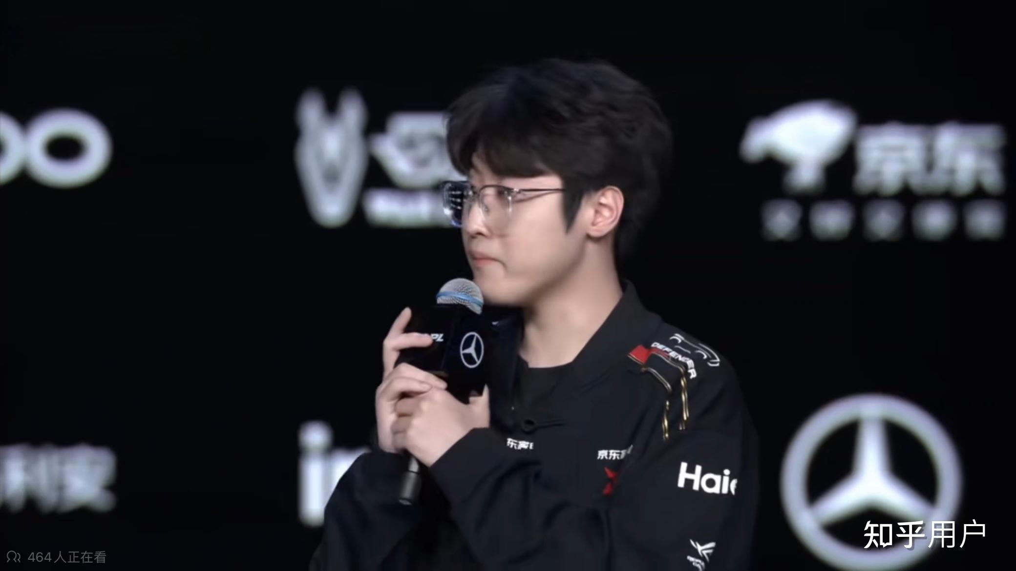 JDG鏖战FPX，Ruler团战一打五激烈交锋四强赛，点燃全场激情的简单介绍