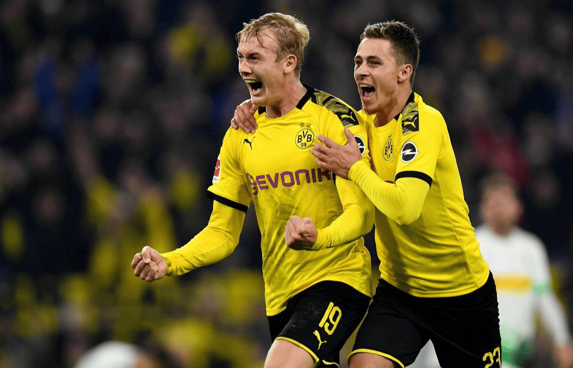 开云体育APP下载-多特蒙德主场大胜，稳坐联赛榜首位置