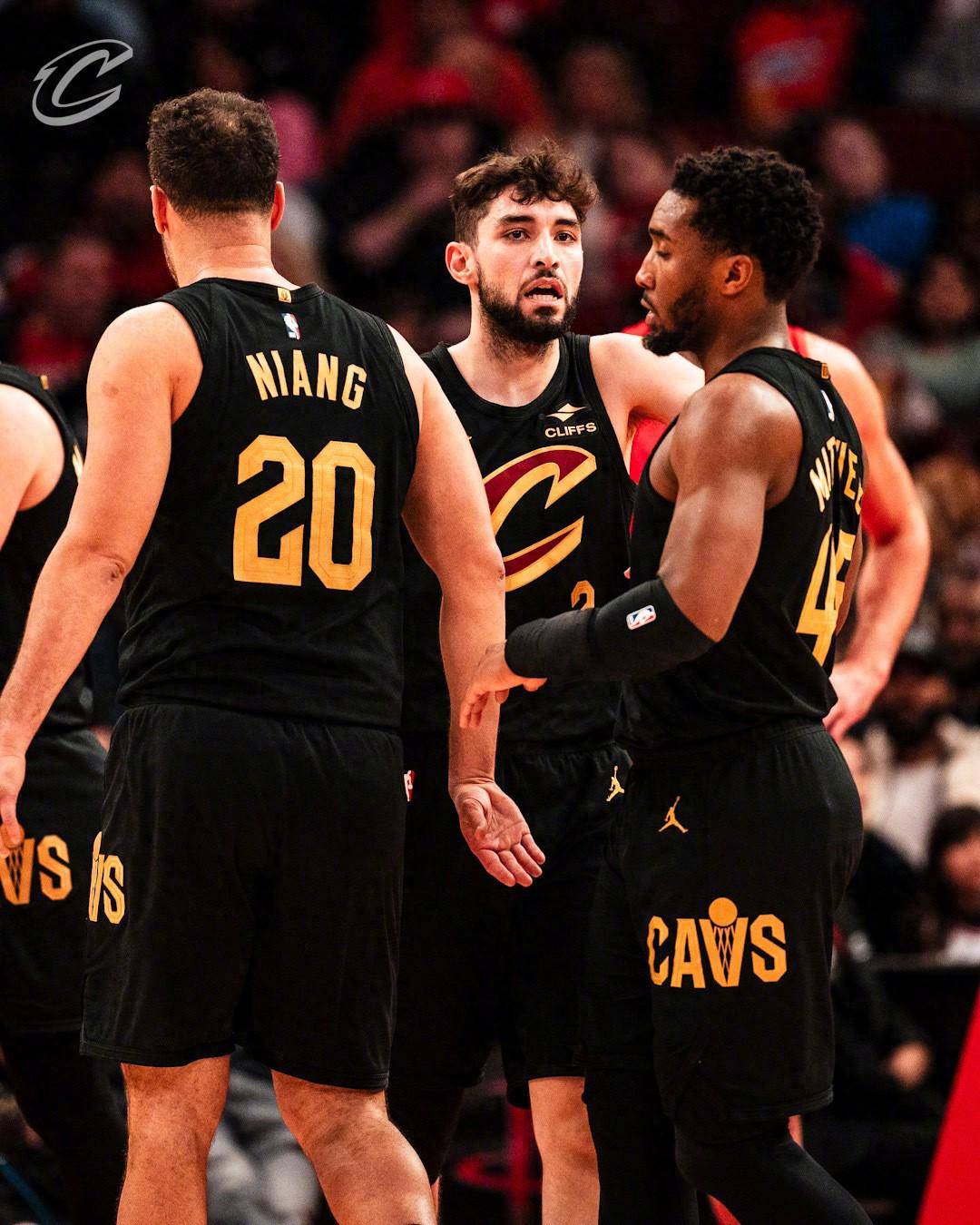 开云体育官网-关于老鹰阵容调整，球队迎来复苏的信息