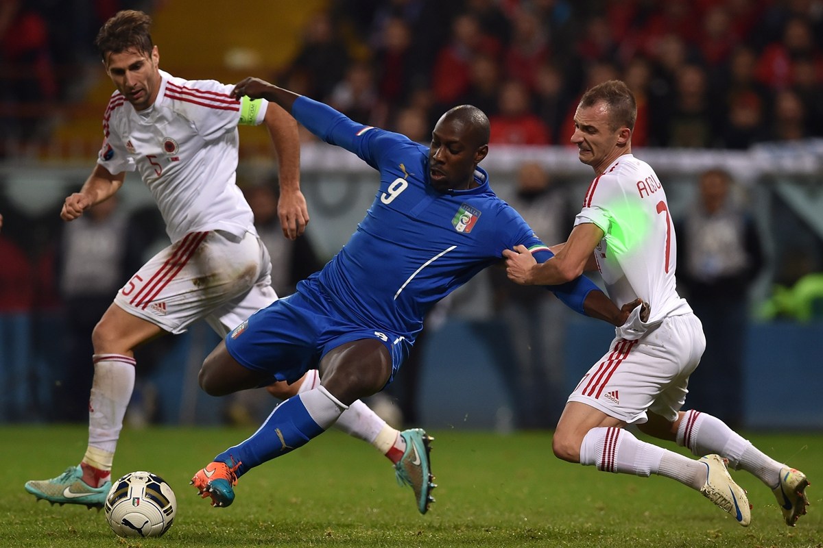 开云体育官网-乌干达取胜阿尔巴尼亚：欧洲足球比赛中的搏击狂潮