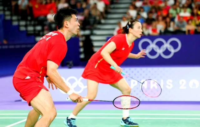 泰国队绝杀马来西亚队，郑思维点燃赛场