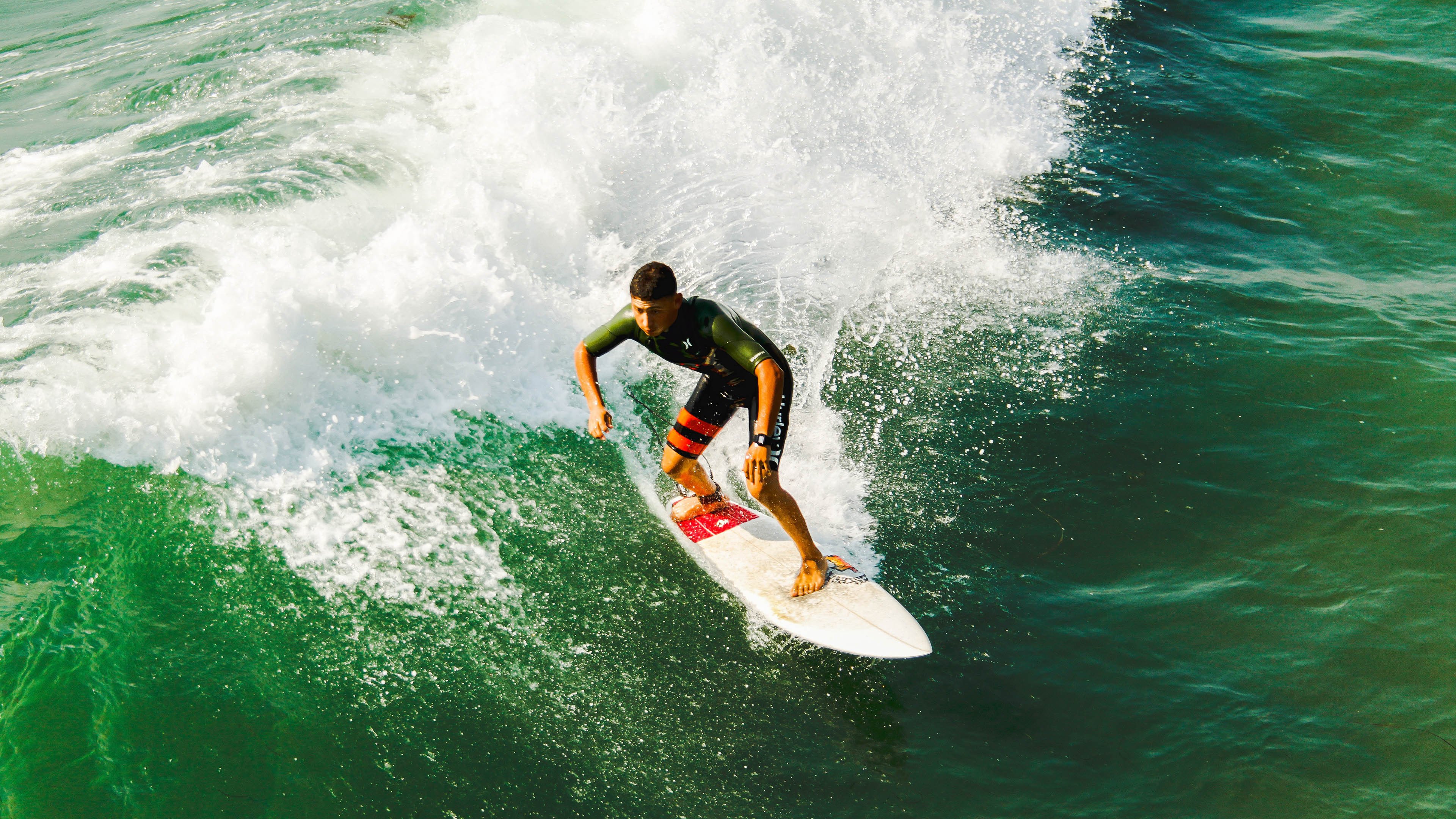 开云体育在线-箭无虚发，梅西末节三连击，巴萨北欧雪夜带走芬兰