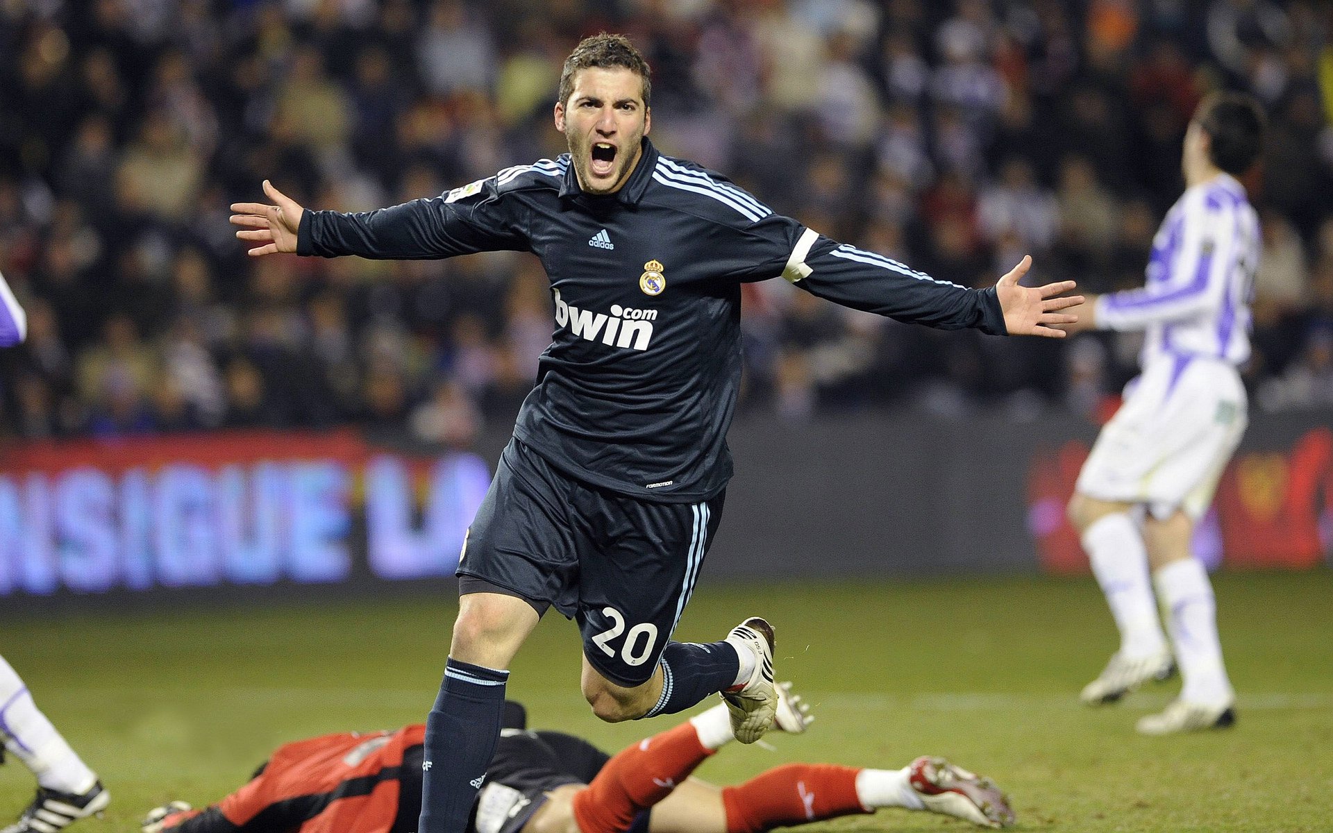 北境逆袭，当维京战吼在热带风暴中点燃冰与火之歌